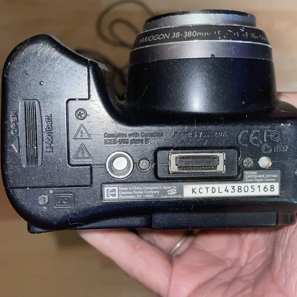 Kodak EasyShare DX7590 5MP Digital Camera 10x Zoom Tested Works w/Battery & AC